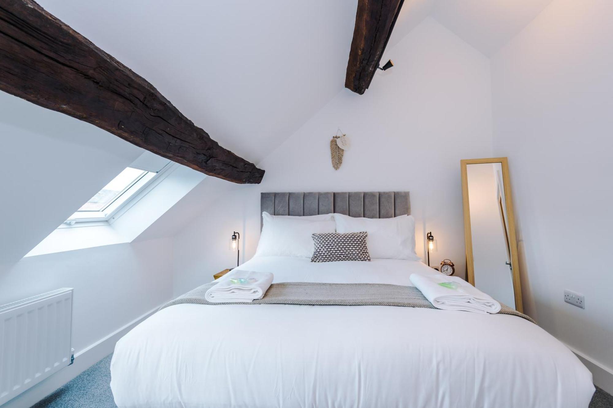 Number 21: A Breathtaking Chester Cottage With Parking Mollington  Exteriör bild