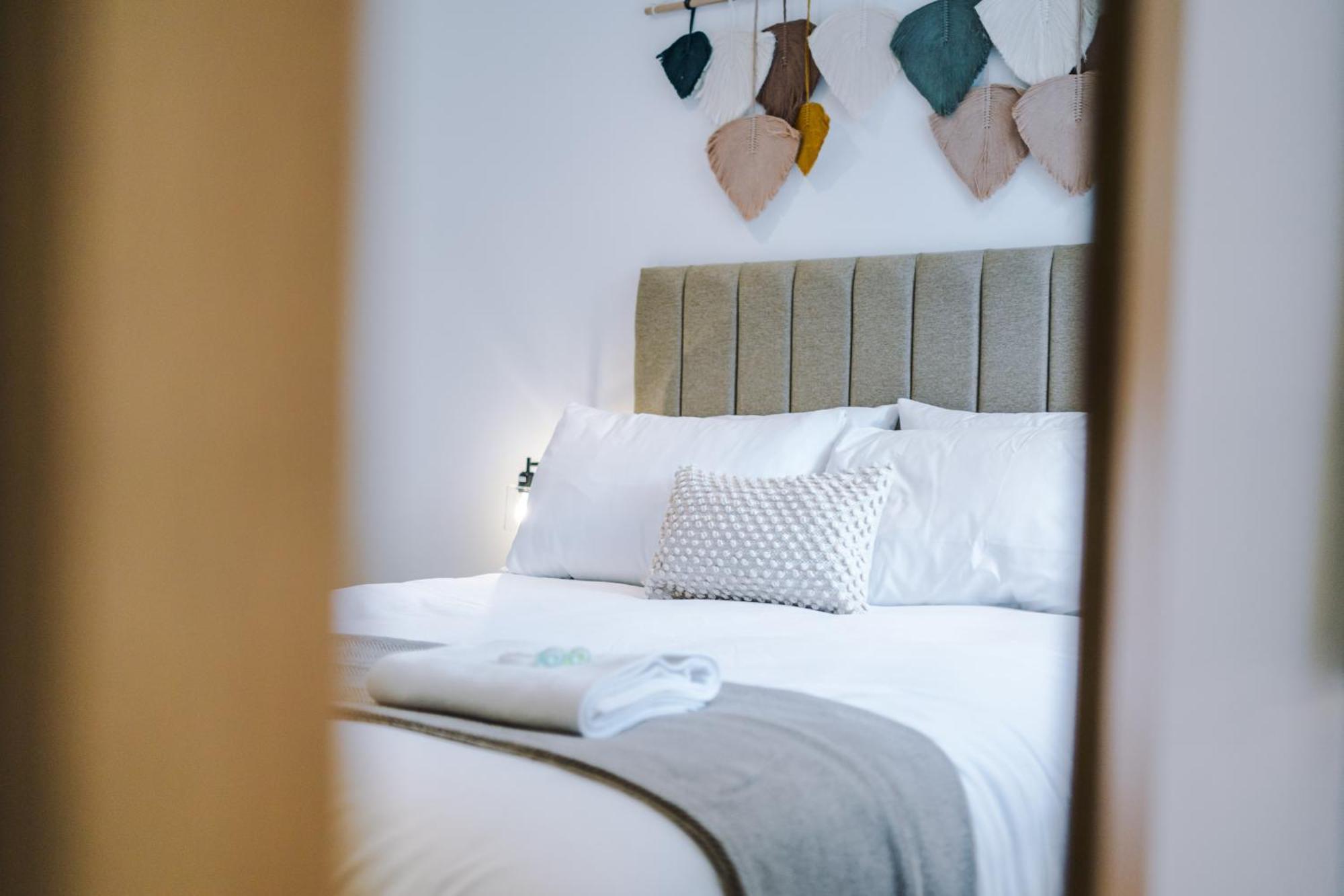 Number 21: A Breathtaking Chester Cottage With Parking Mollington  Exteriör bild