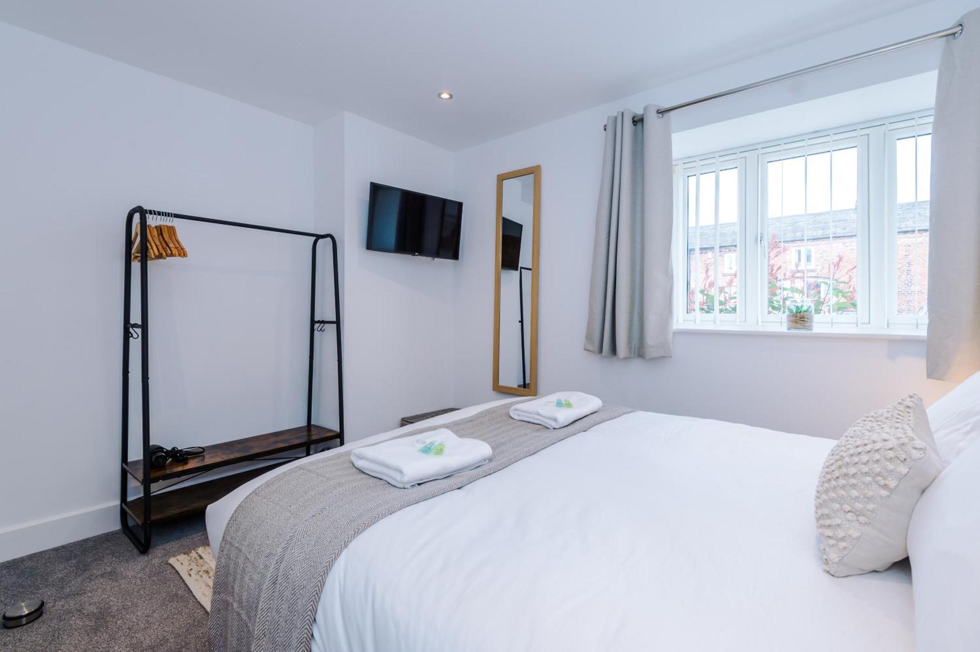 Number 21: A Breathtaking Chester Cottage With Parking Mollington  Exteriör bild